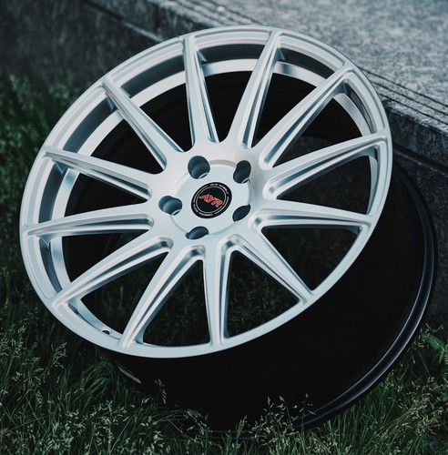 Silver alloy wheels - 19",